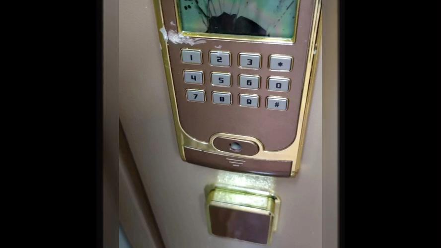 保险柜出故障